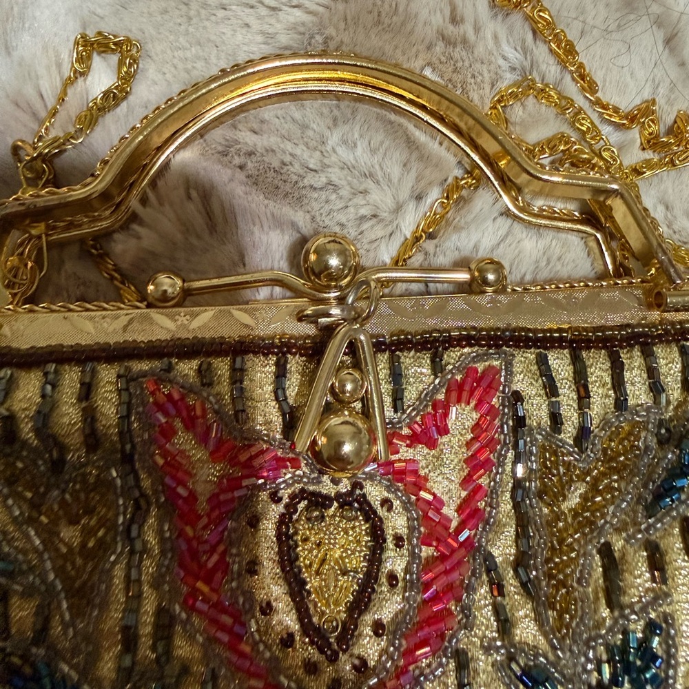 Pengyuan Elegant Gold and Red Embroidered Women's Bag - Picture 4 of 4